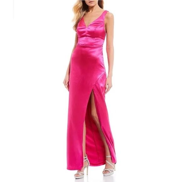 EUC City Vibe Pink Sleeveless Rhinestone Back Straps Side-Slit Dress. Size 0 - Picture 3 of 10